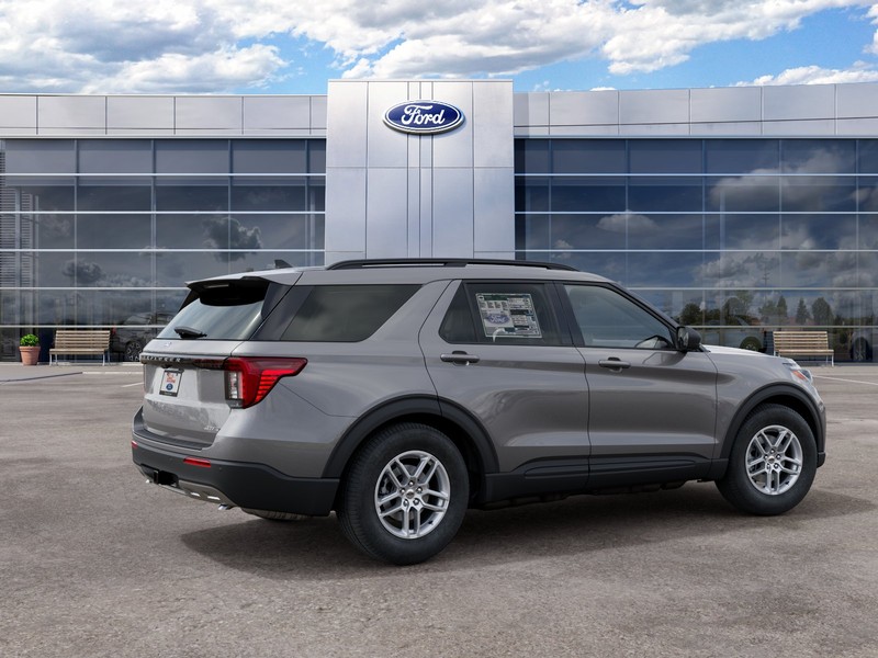 Ford Explorer Vehicle Full-screen Gallery Image 08