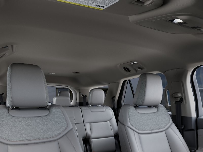 Ford Explorer Vehicle Full-screen Gallery Image 24