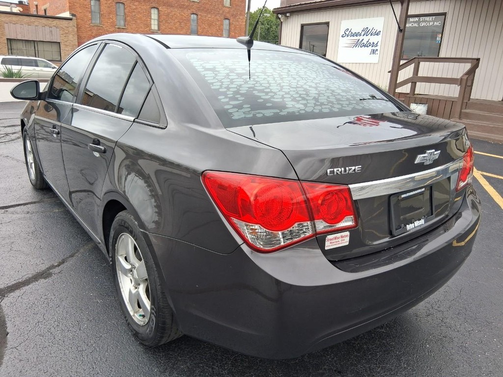 Chevrolet Cruze Vehicle Full-screen Gallery Image 03