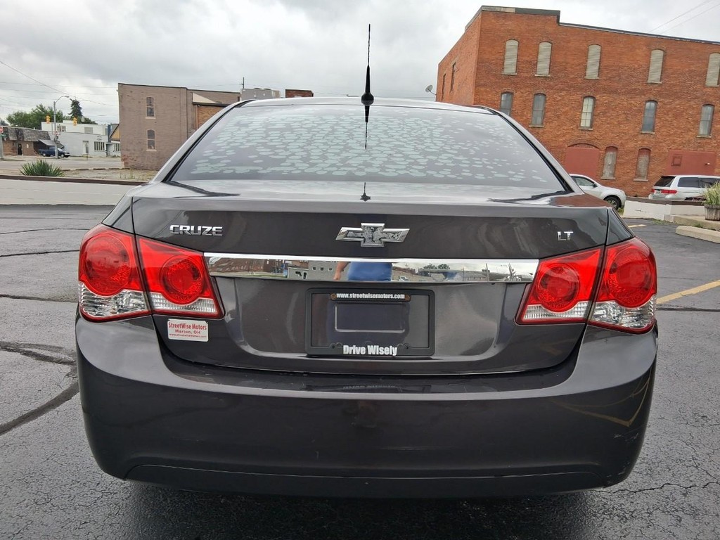 Chevrolet Cruze Vehicle Full-screen Gallery Image 04