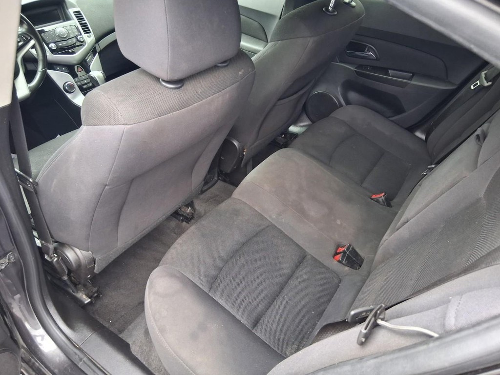 Chevrolet Cruze Vehicle Full-screen Gallery Image 10