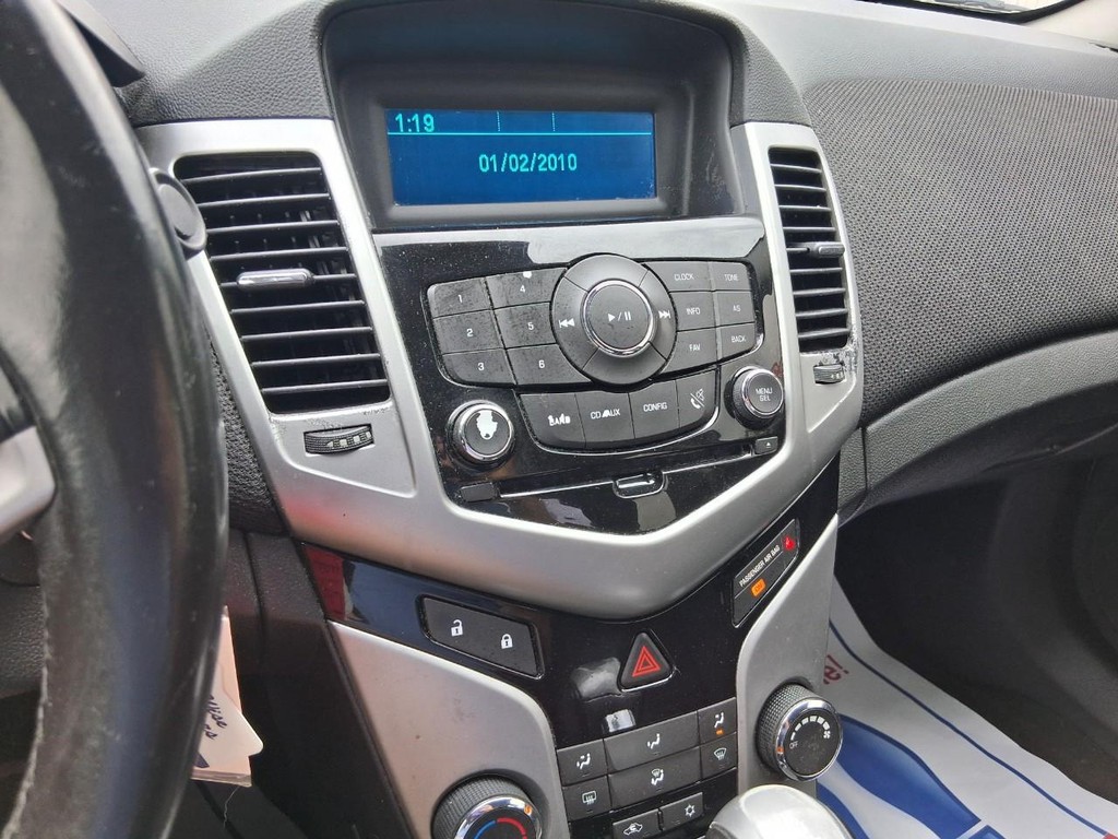 Chevrolet Cruze Vehicle Full-screen Gallery Image 14