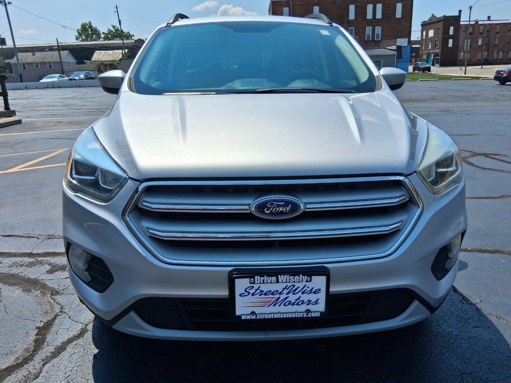Ford Escape Vehicle Full-screen Gallery Image 08