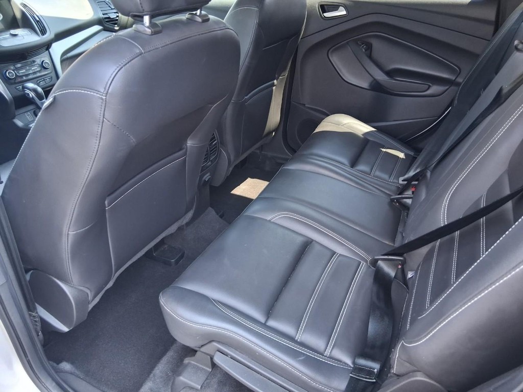 Ford Escape Vehicle Full-screen Gallery Image 10