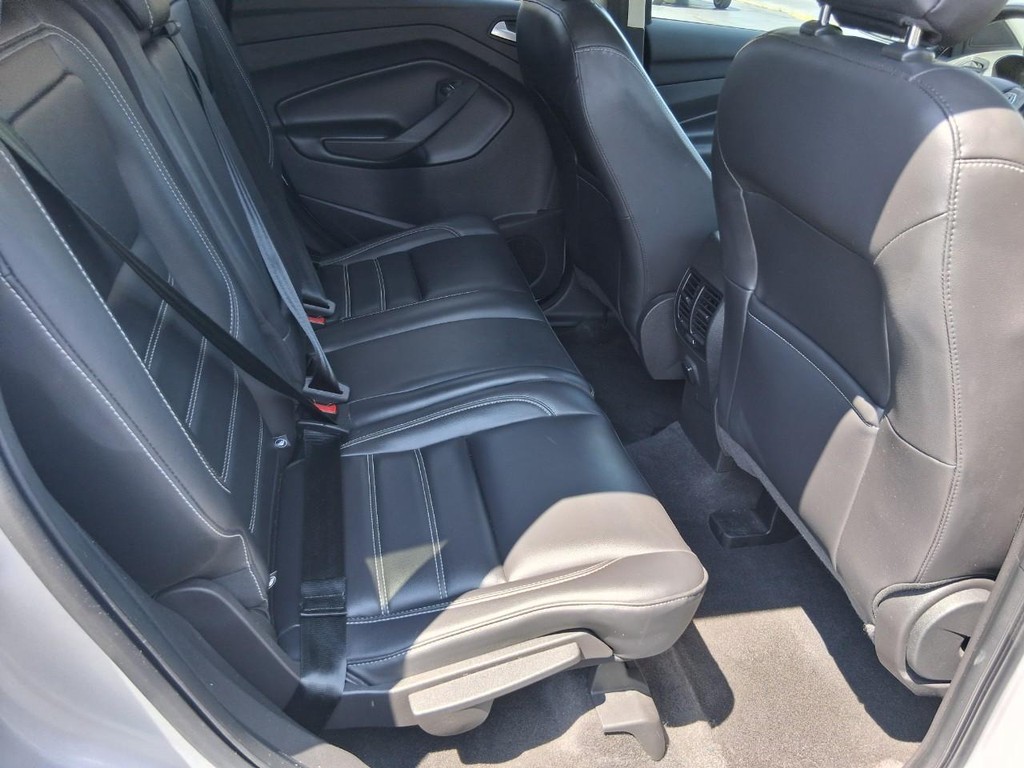 Ford Escape Vehicle Full-screen Gallery Image 14