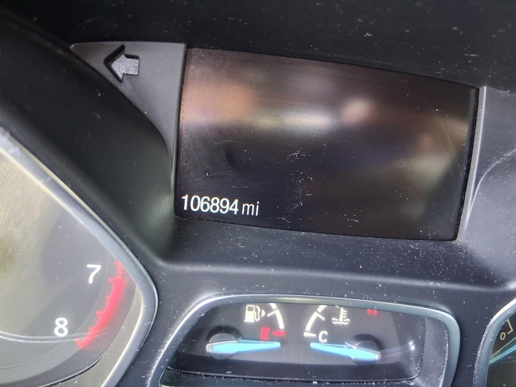 Ford Escape Vehicle Full-screen Gallery Image 16