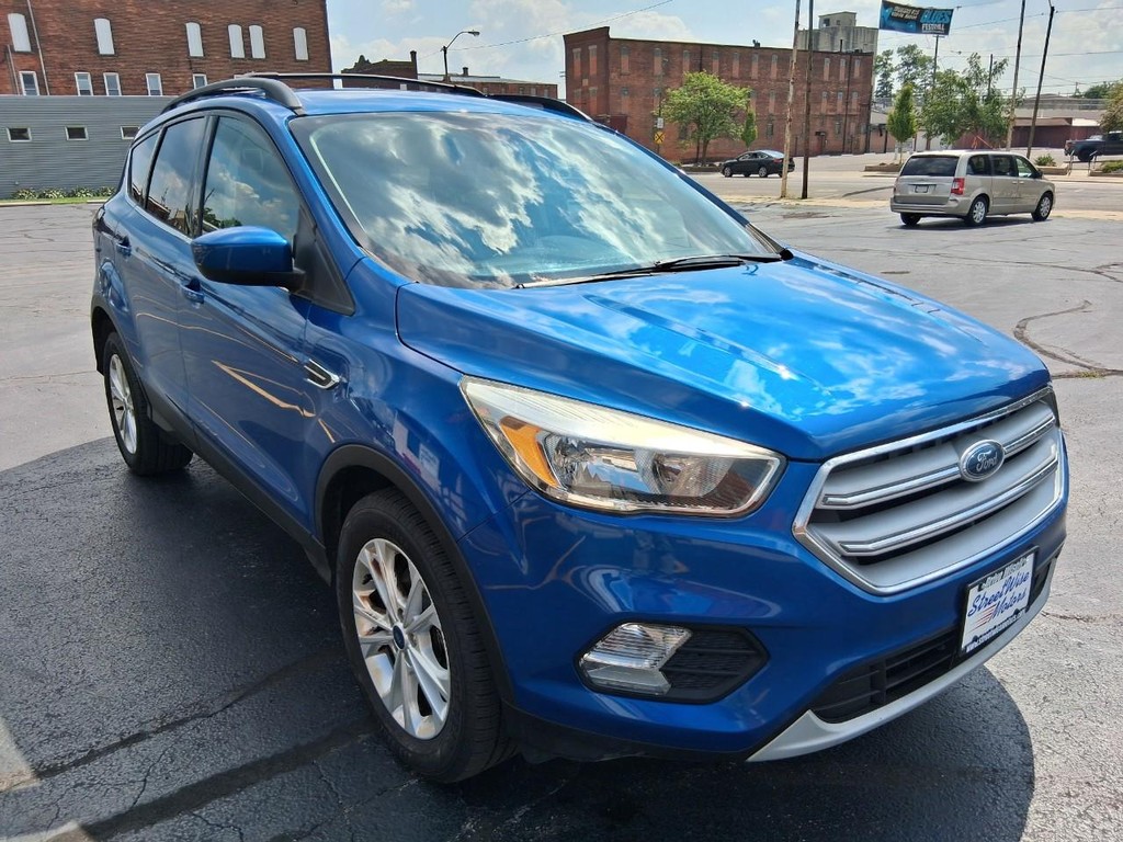 Ford Escape Vehicle Full-screen Gallery Image 07