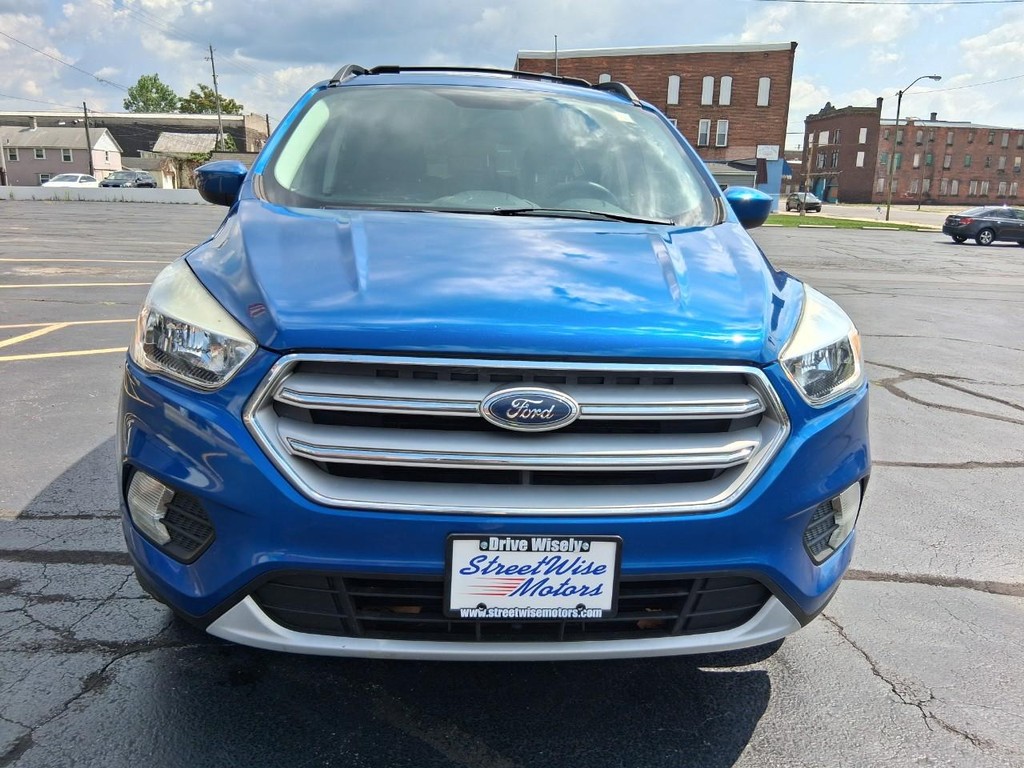 Ford Escape Vehicle Full-screen Gallery Image 08
