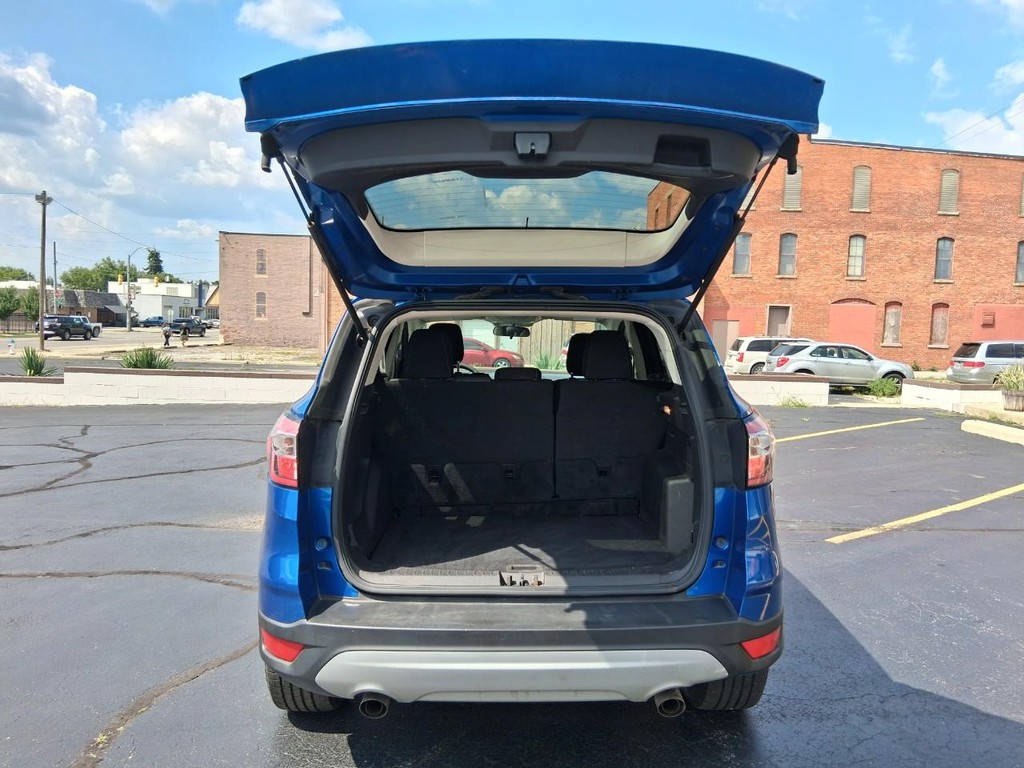 Ford Escape Vehicle Full-screen Gallery Image 12