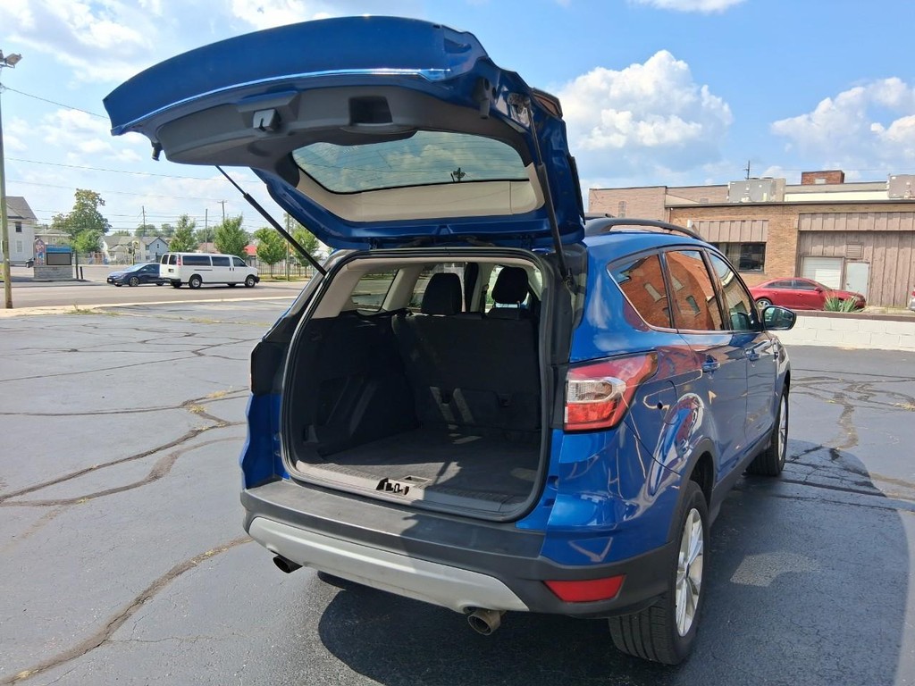 Ford Escape Vehicle Full-screen Gallery Image 13