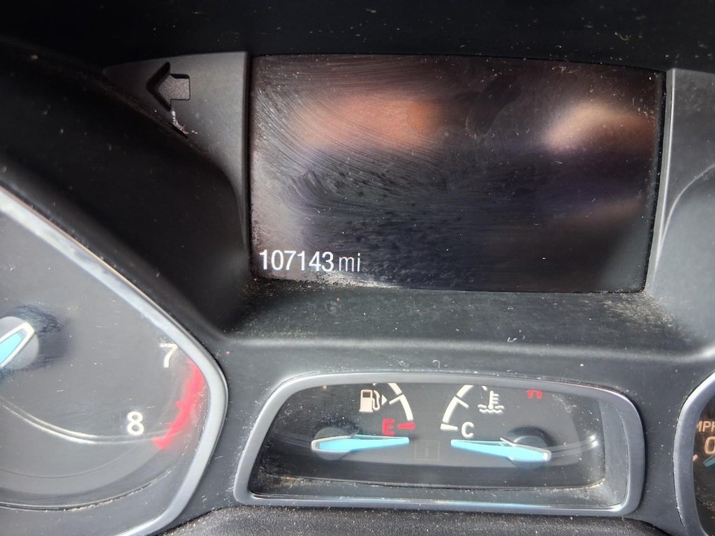 Ford Escape Vehicle Full-screen Gallery Image 16