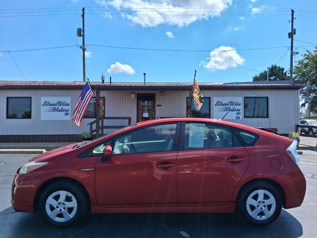 Toyota Prius Vehicle Full-screen Gallery Image 02