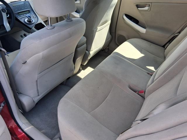 Toyota Prius Vehicle Full-screen Gallery Image 10