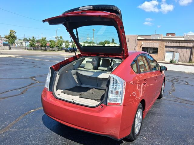 Toyota Prius Vehicle Full-screen Gallery Image 13