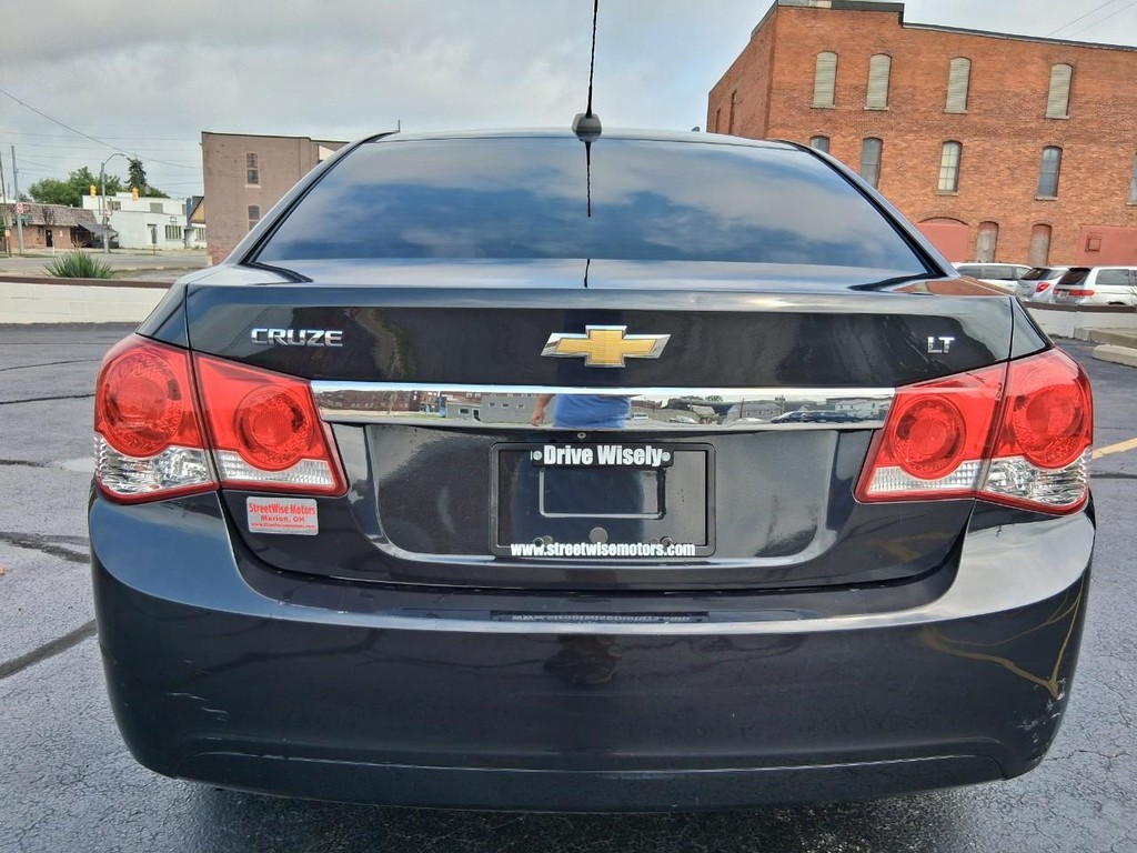 Chevrolet Cruze Vehicle Full-screen Gallery Image 04