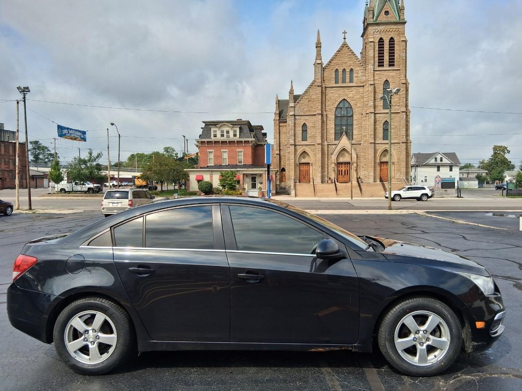 Chevrolet Cruze Vehicle Full-screen Gallery Image 06