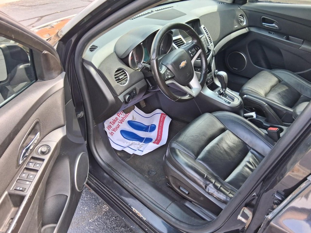 Chevrolet Cruze Vehicle Full-screen Gallery Image 09