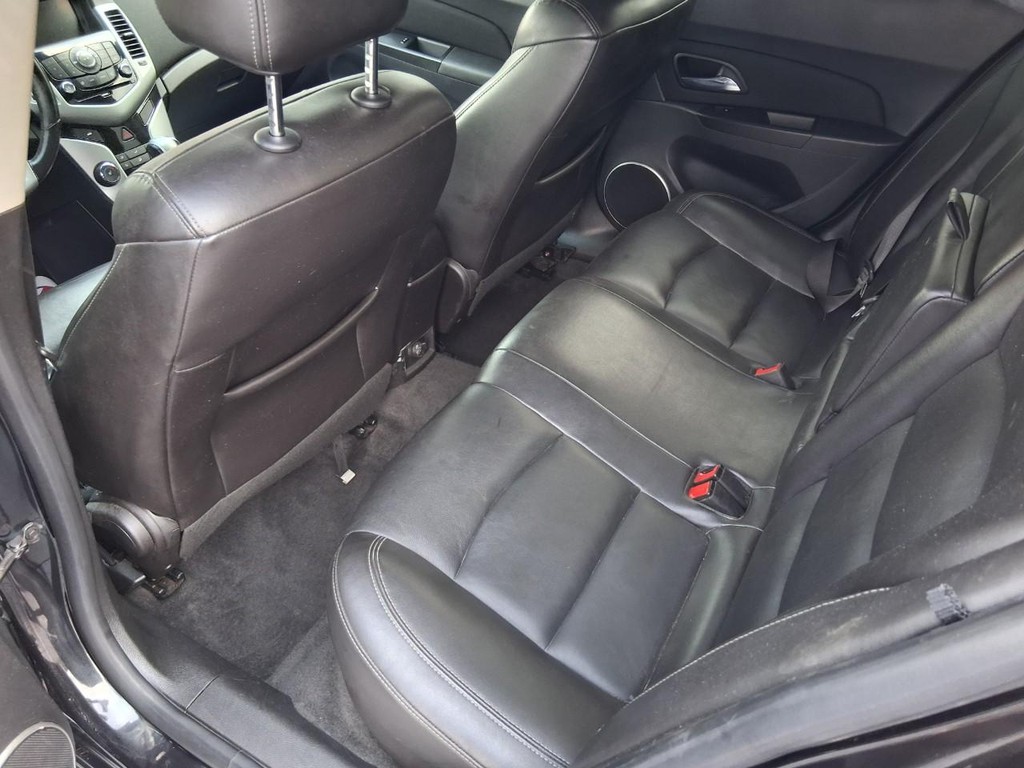 Chevrolet Cruze Vehicle Full-screen Gallery Image 10
