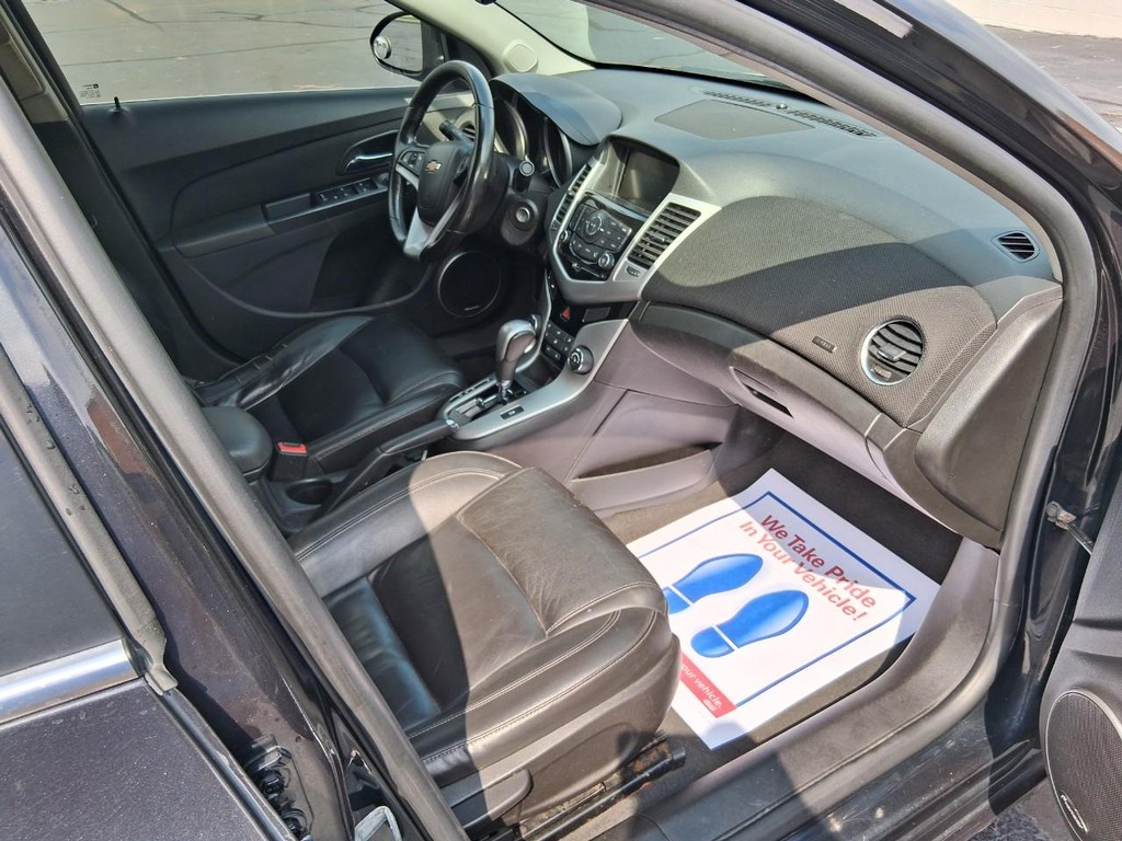 Chevrolet Cruze Vehicle Full-screen Gallery Image 12