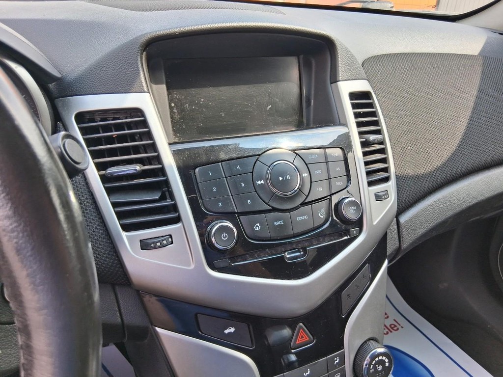 Chevrolet Cruze Vehicle Full-screen Gallery Image 14