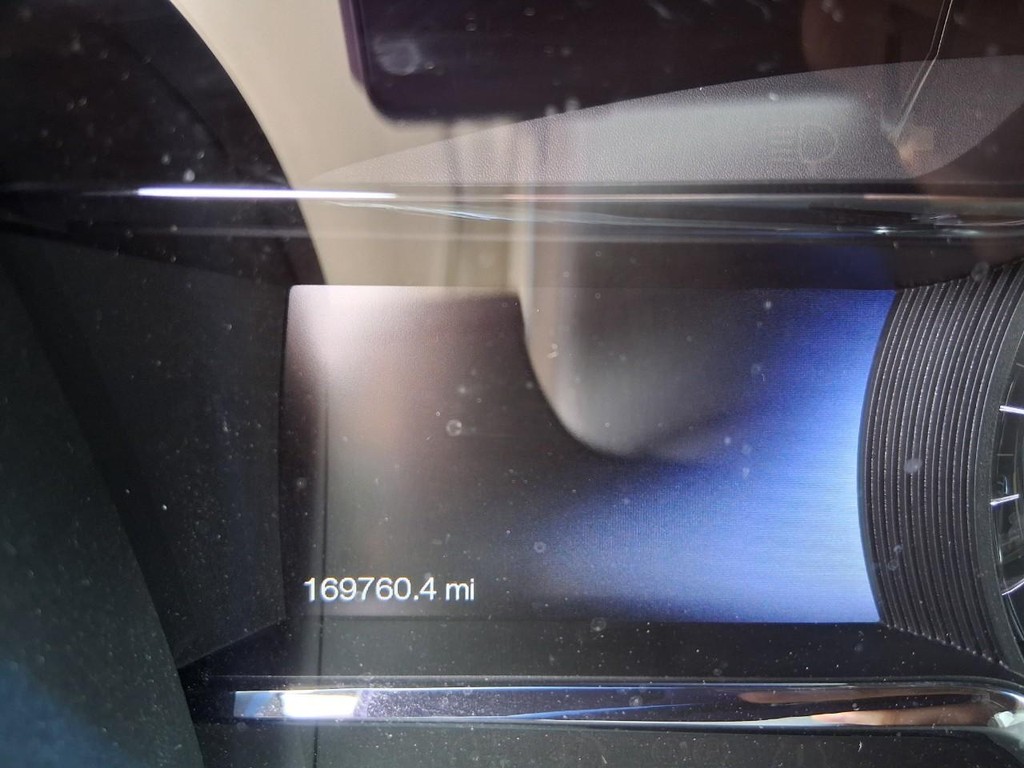 Lincoln MKS Vehicle Full-screen Gallery Image 13