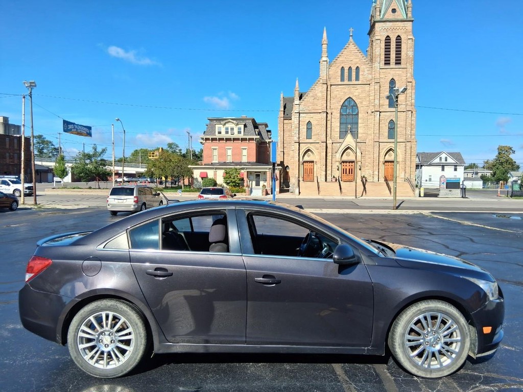 Chevrolet Cruze Vehicle Full-screen Gallery Image 06
