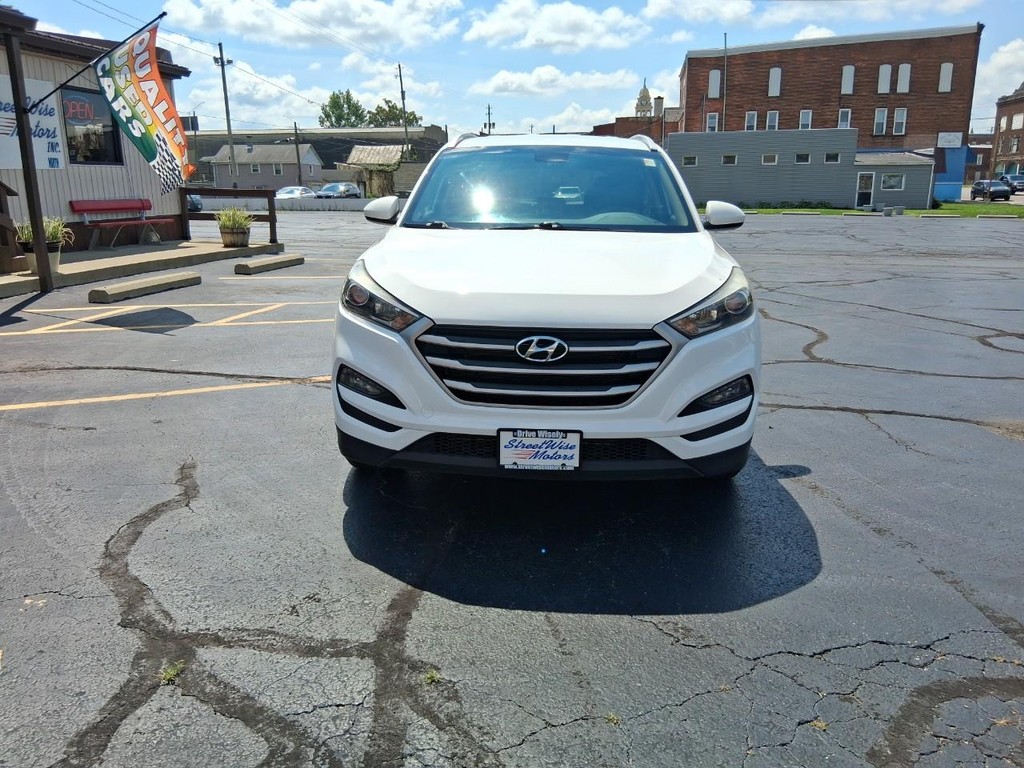 Hyundai Tucson Vehicle Full-screen Gallery Image 02