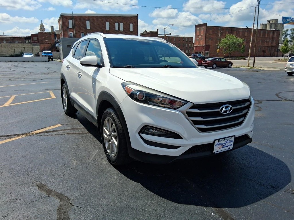 Hyundai Tucson Vehicle Full-screen Gallery Image 03