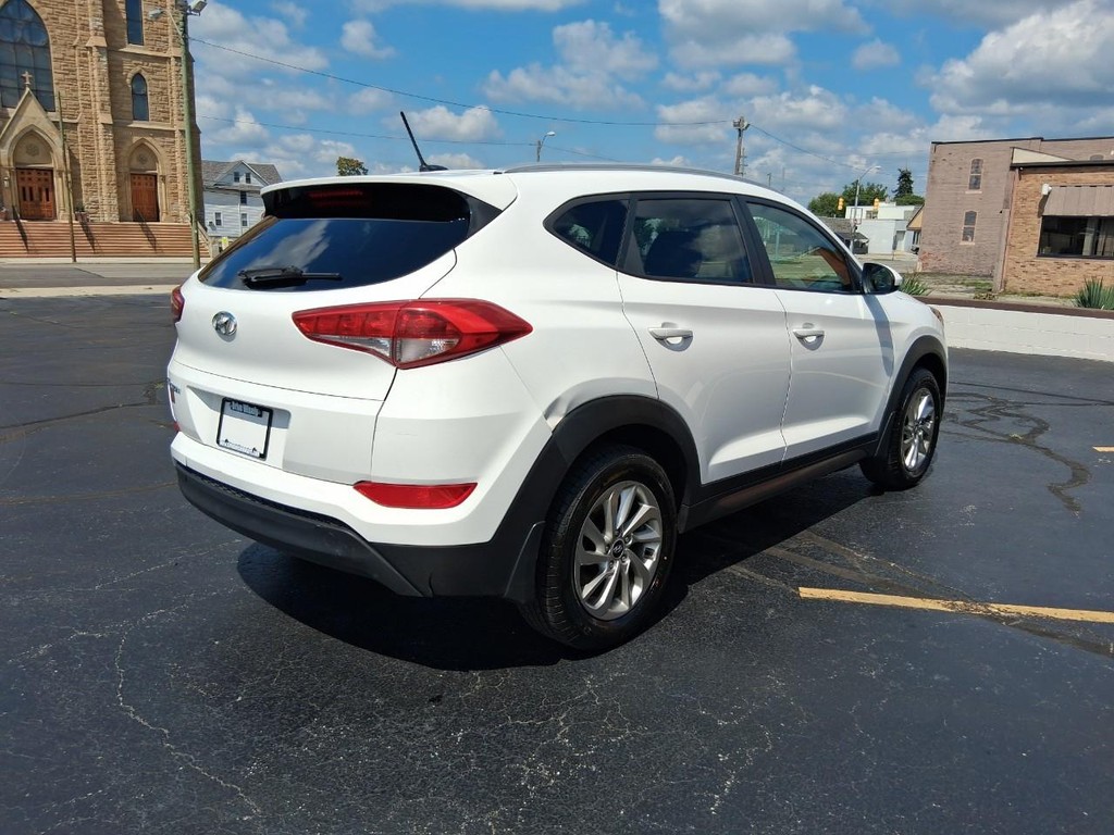 Hyundai Tucson Vehicle Full-screen Gallery Image 05