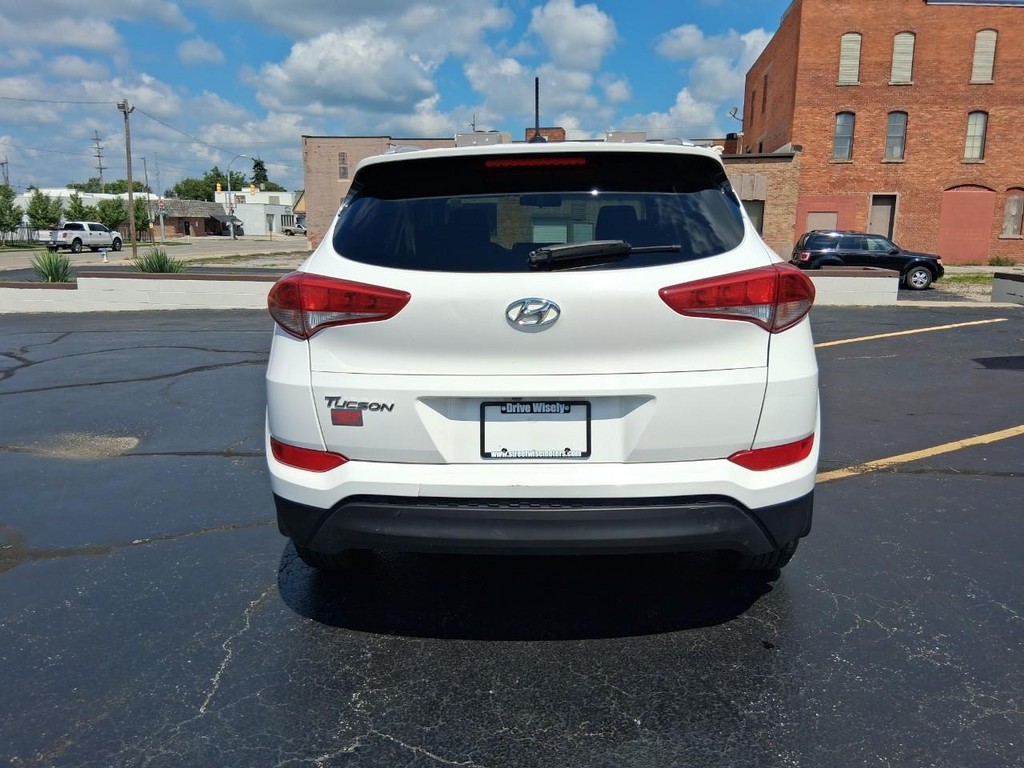 Hyundai Tucson Vehicle Full-screen Gallery Image 06