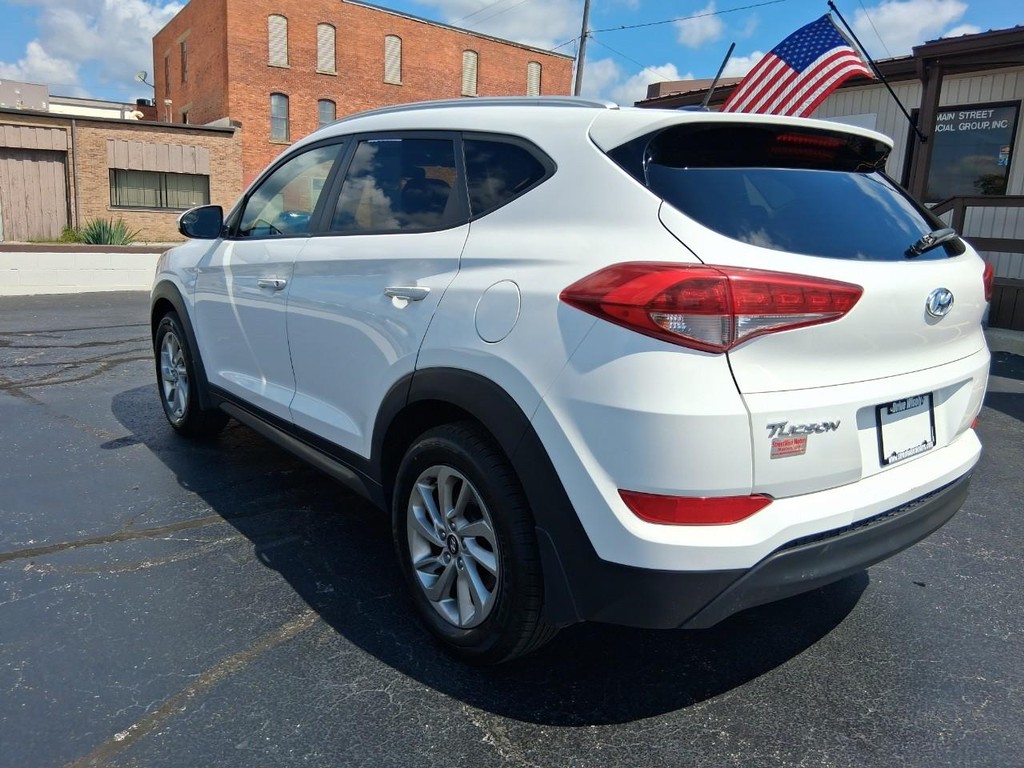 Hyundai Tucson Vehicle Full-screen Gallery Image 07