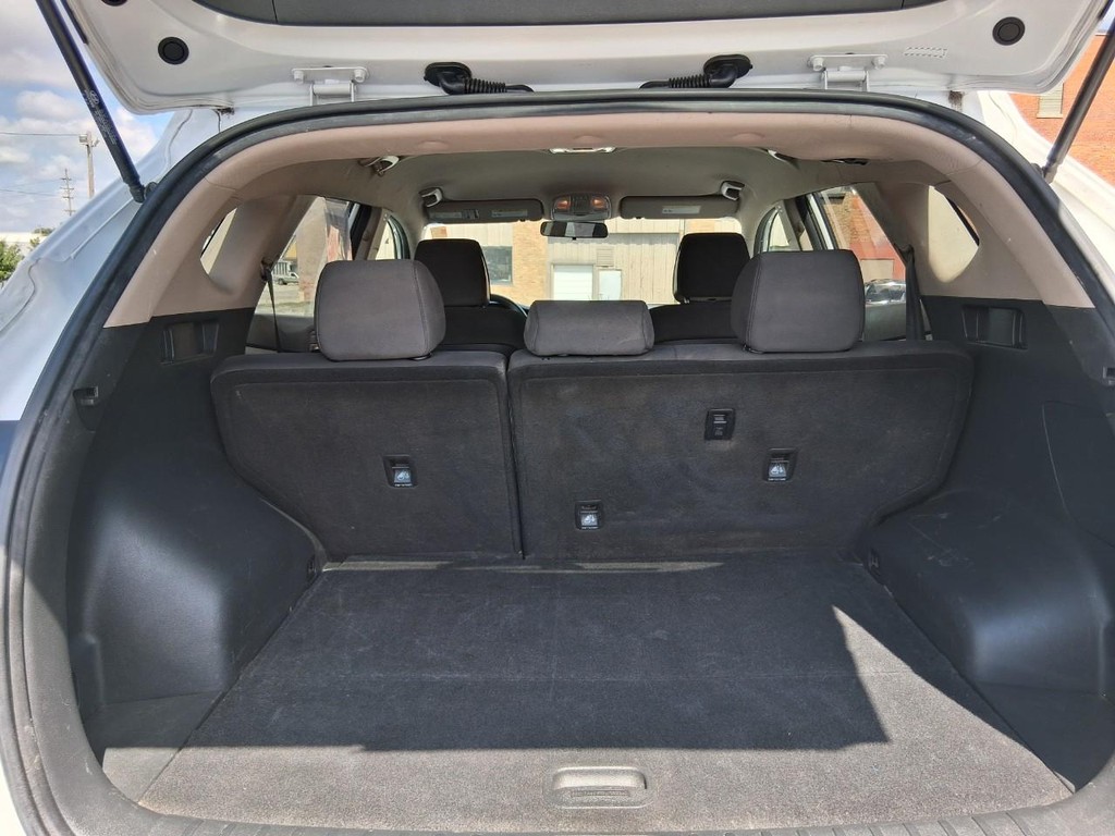 Hyundai Tucson Vehicle Full-screen Gallery Image 11