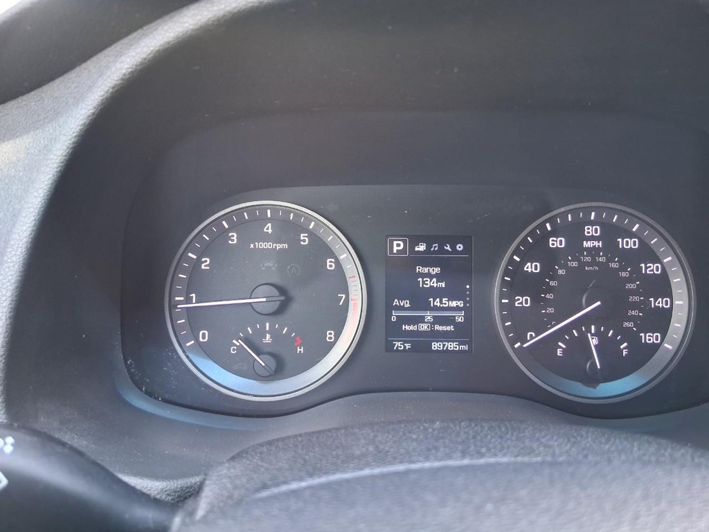 Hyundai Tucson Vehicle Full-screen Gallery Image 14