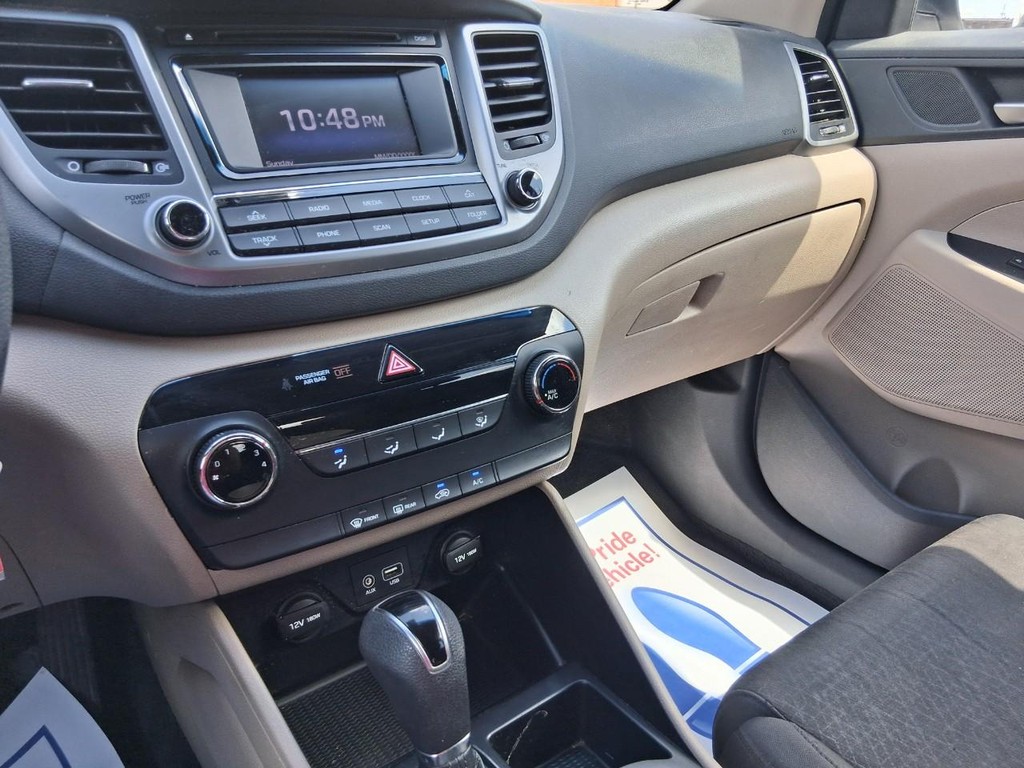 Hyundai Tucson Vehicle Full-screen Gallery Image 15