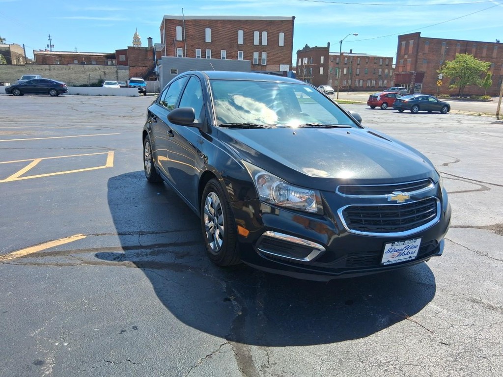 Chevrolet Cruze Vehicle Full-screen Gallery Image 02