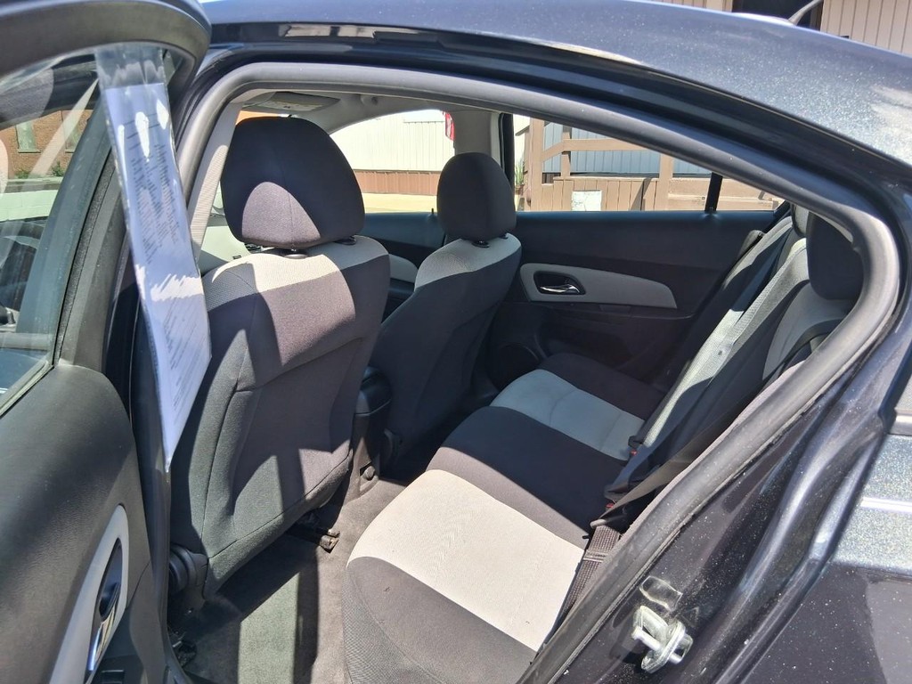 Chevrolet Cruze Vehicle Full-screen Gallery Image 07