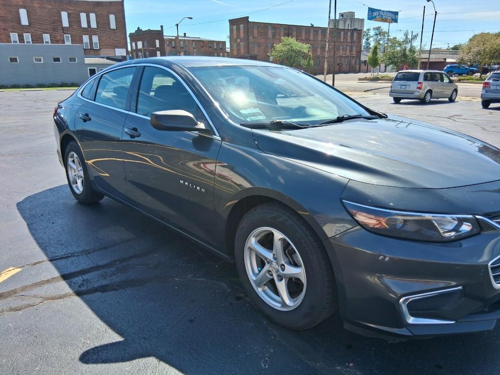 Chevrolet Malibu Vehicle Full-screen Gallery Image 02