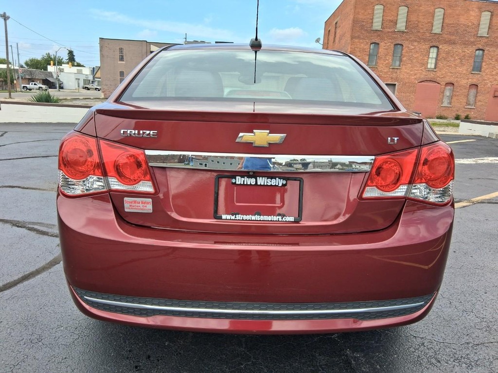 Chevrolet Cruze Limited Vehicle Full-screen Gallery Image 04