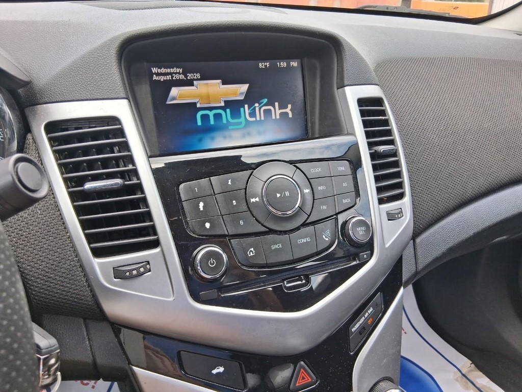 Chevrolet Cruze Limited Vehicle Full-screen Gallery Image 14