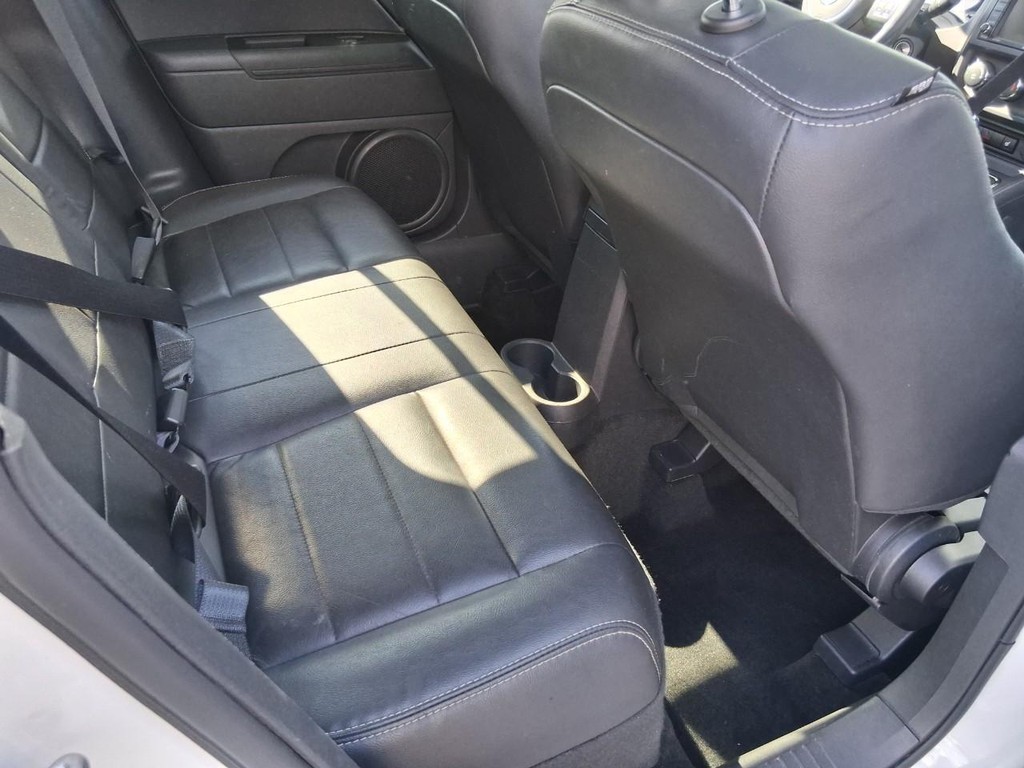 Jeep Cherokee Vehicle Full-screen Gallery Image 14