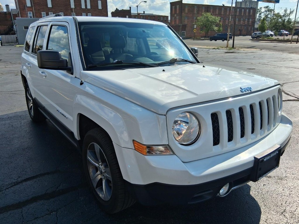 Jeep Patriot Vehicle Full-screen Gallery Image 07