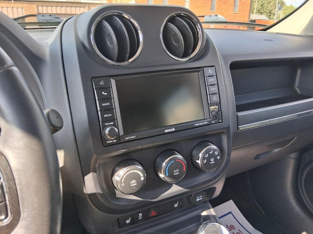 Jeep Patriot Vehicle Full-screen Gallery Image 17