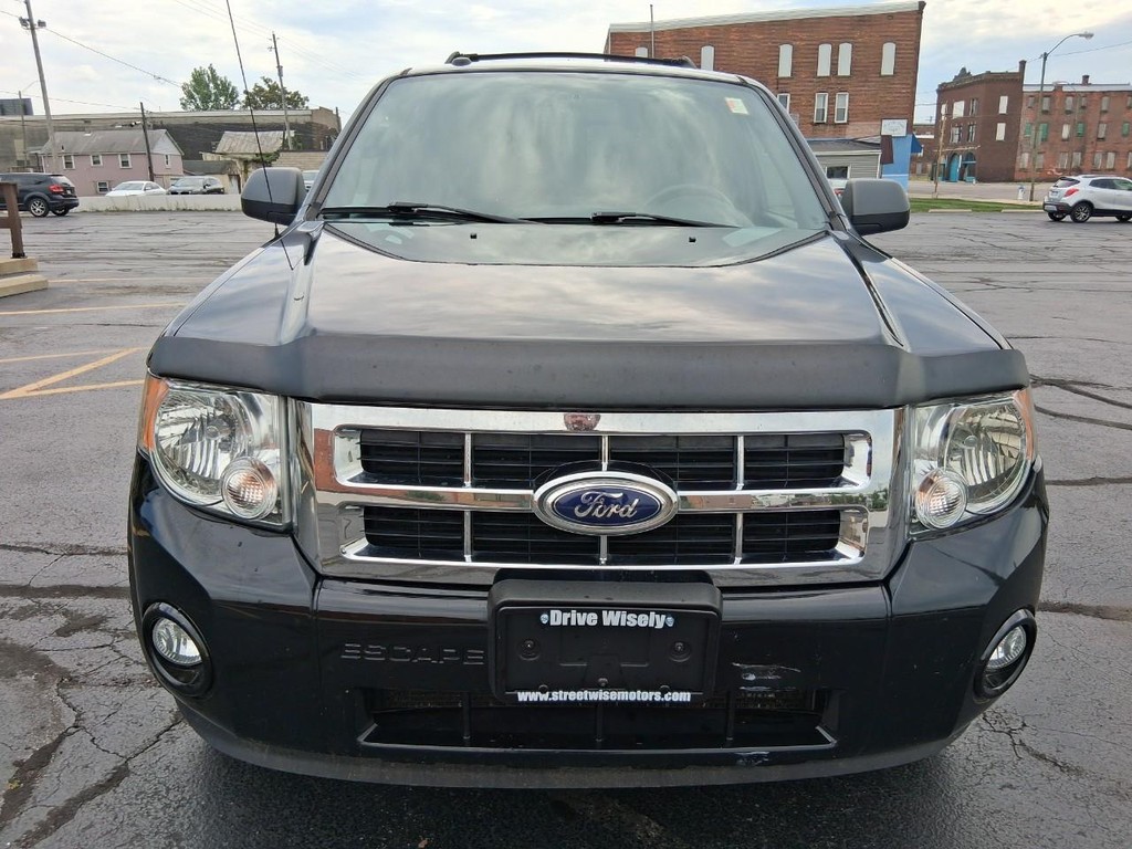 Ford Escape Vehicle Full-screen Gallery Image 08