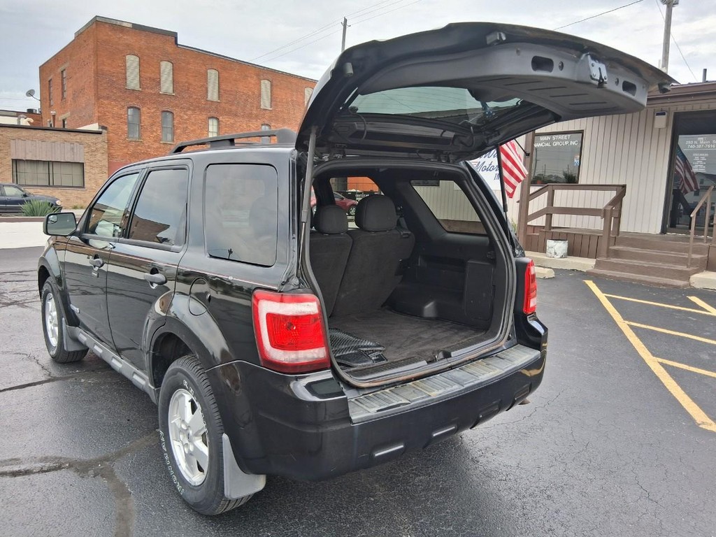 Ford Escape Vehicle Full-screen Gallery Image 11