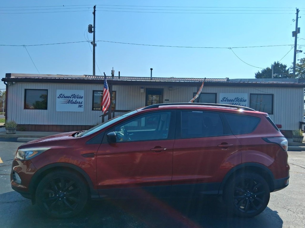 Ford Escape Vehicle Full-screen Gallery Image 02
