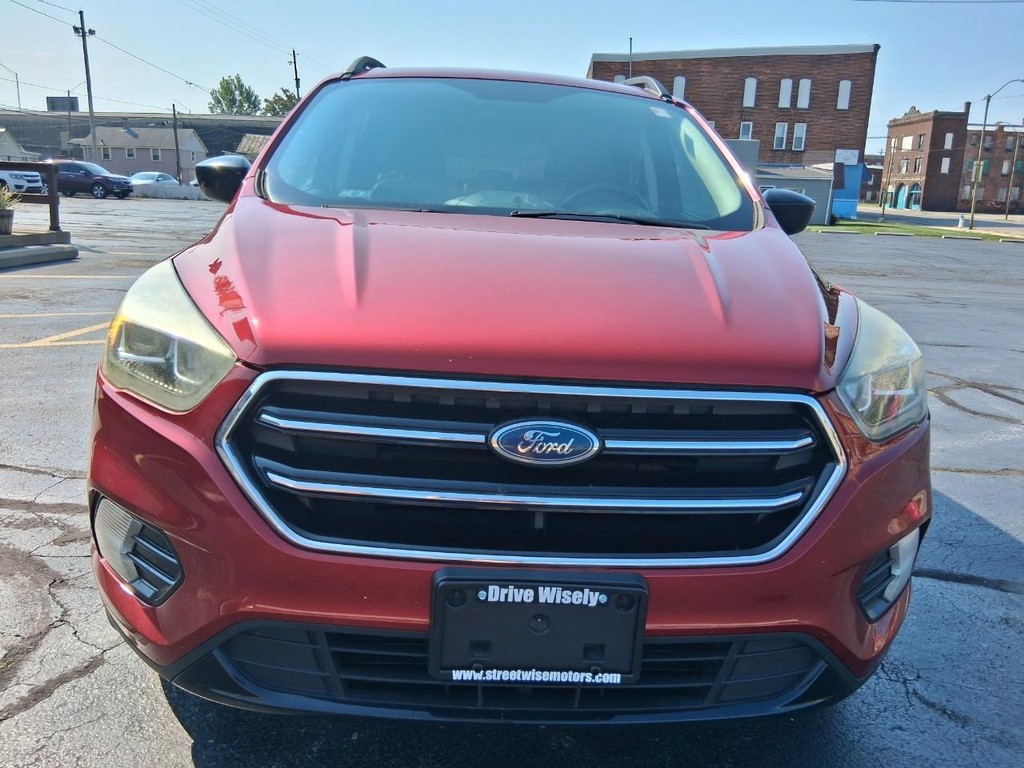 Ford Escape Vehicle Full-screen Gallery Image 08
