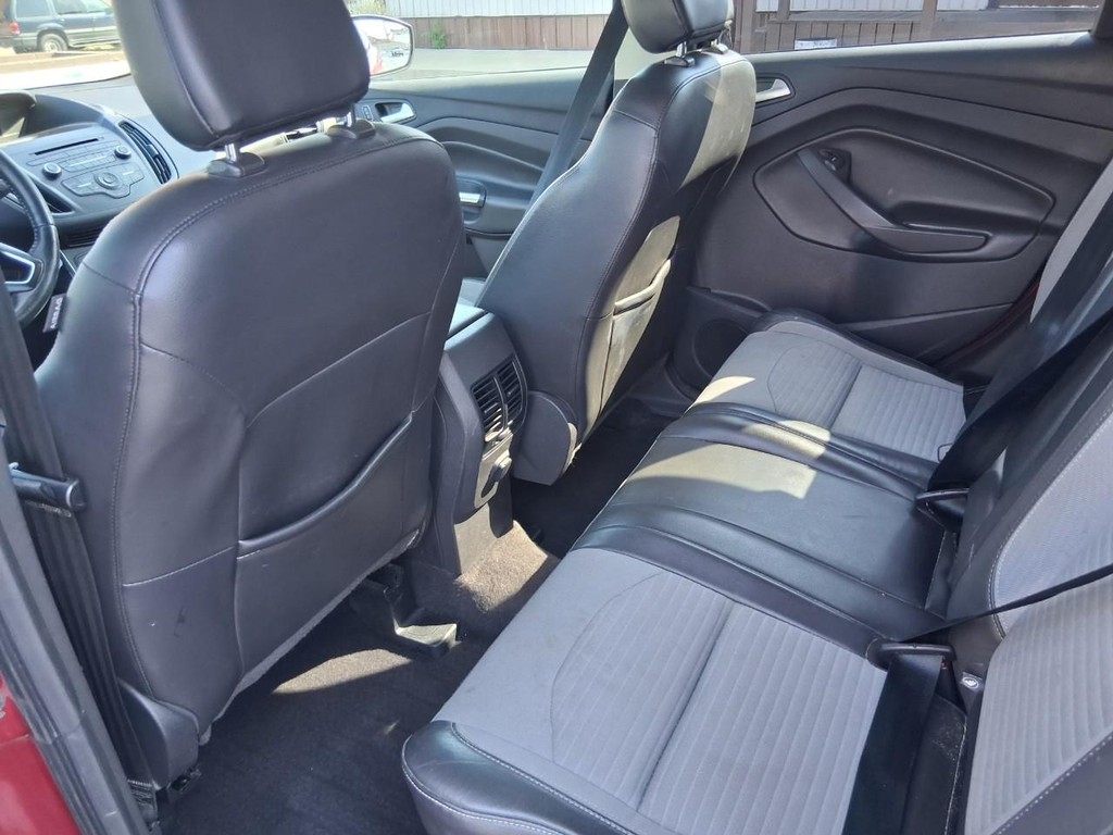 Ford Escape Vehicle Full-screen Gallery Image 10