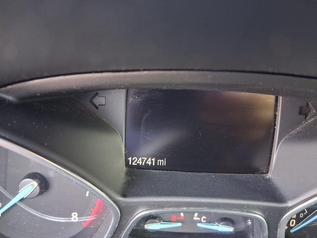 Ford Escape Vehicle Full-screen Gallery Image 16