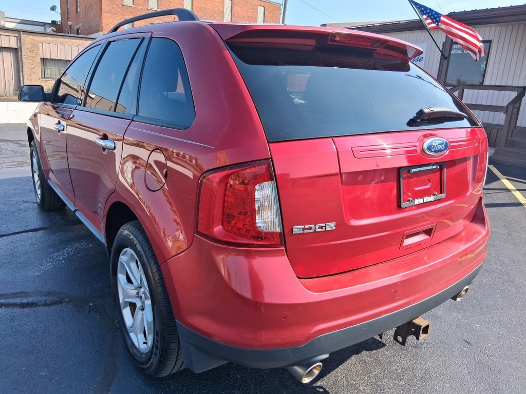 Ford Edge Vehicle Full-screen Gallery Image 03