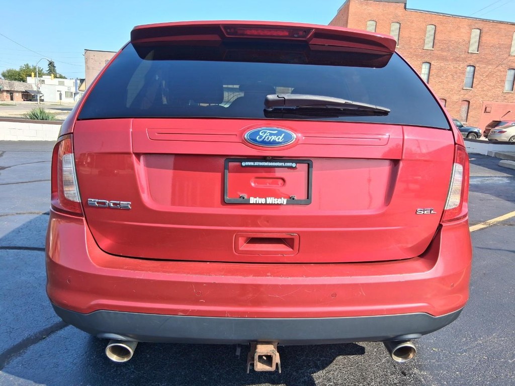 Ford Edge Vehicle Full-screen Gallery Image 04